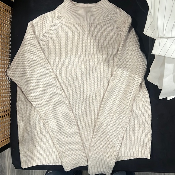 H&M Beige Mock Turtleneck - Picture 1 of 1